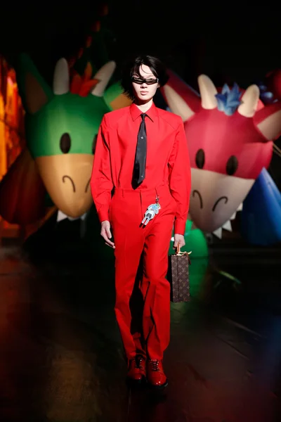 Look 19